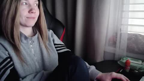 I have new photos come and see with love Molly online show from 11-27-25, 09:44