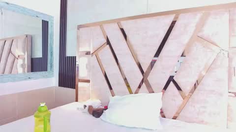 Yuli online show from 10-17-25, 01:42