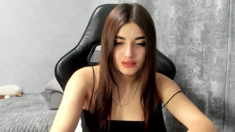 Snapshot of molly_ww chatting on 12-21-25, 09:33 Molly online show from 12-21-25, 09:33