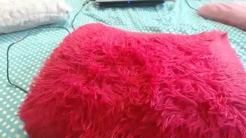 Snapshot of mollyandbra chatting on 02-14-25, 10:36 Molly And Brad online show from 02-14-25, 10:36