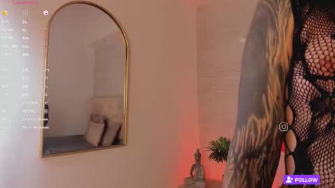 Snapshot of mollycb chatting on 11-15-25, 05:38 mollycb online show from 11-15-25, 05:38