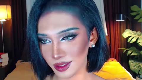 Molly online show from 12-05-25, 04:54