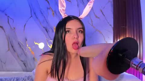 Snapshot of mollylewis18 chatting on 06-16-26, 11:51 New girl Emily Valentina Michelle online show from 06-16-26, 11:51
