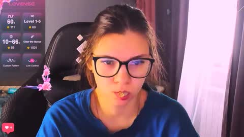 Snapshot of mollylollipop20 chatting on 01-14-26, 06:41 KIRA online show from 01-14-26, 06:41