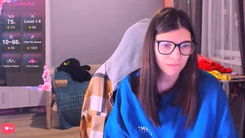 Snapshot of mollylollipop20 chatting on 02-02-26, 01:37 KIRA online show from 02-02-26, 01:37