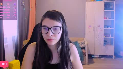 Snapshot of mollylollipop20 chatting on 03-22-26, 11:46 KIRA online show from 03-22-26, 11:46