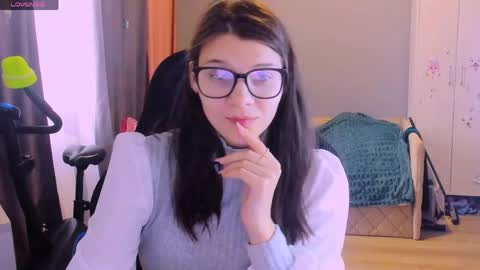 Snapshot of mollylollipop20 chatting on 04-06-26, 02:53 KIRA online show from 04-06-26, 02:53