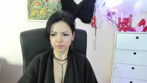 Snapshot of mollymoon40 chatting on 02-18-26, 07:37 Molly online show from 02-18-26, 07:37