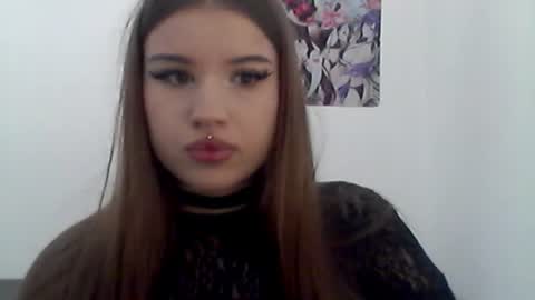 Snapshot of mollysexgirl chatting on 07-12-26, 01:35 Molly online show from 07-12-26, 01:35