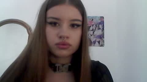 Snapshot of mollysexgirl chatting on 07-15-26, 09:42 Molly online show from 07-15-26, 09:42