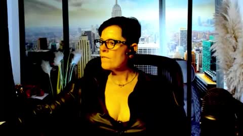 Snapshot of mollysun chatting on 11-20-25, 07:02 MollySun Nina Randmann online show from 11-20-25, 07:02