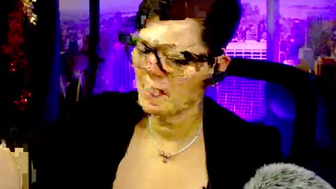 Snapshot of mollysun chatting on 11-30-25, 06:23 MollySun Nina Randmann online show from 11-30-25, 06:23