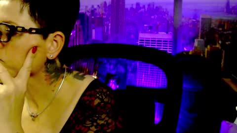 Snapshot of mollysun chatting on 12-16-25, 06:57 MollySun Nina Randmann online show from 12-16-25, 06:57