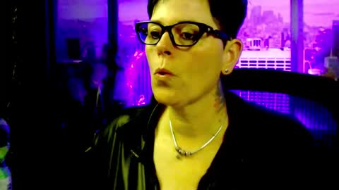 Snapshot of mollysun chatting on 01-15-26, 05:49 MollySun Nina Randmann online show from 01-15-26, 05:49