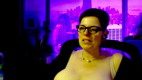 Snapshot of mollysun chatting on 01-17-26, 06:33 MollySun Nina Randmann online show from 01-17-26, 06:33