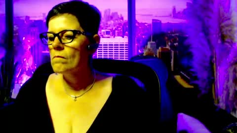 Snapshot of mollysun chatting on 06-21-26, 04:31 MollySun Nina Randmann online show from 06-21-26, 04:31