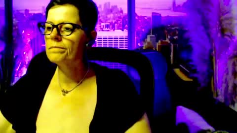 Snapshot of mollysun chatting on 06-24-26, 04:50 MollySun Nina Randmann online show from 06-24-26, 04:50