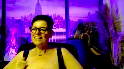 Snapshot of mollysun chatting on 07-15-26, 02:33 MollySun Nina Randmann online show from 07-15-26, 02:33