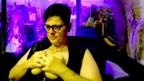 Snapshot of mollysun chatting on 07-20-26, 04:31 MollySun Nina Randmann online show from 07-20-26, 04:31