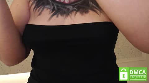 Snapshot of mollywayne chatting on 10-30-25, 04:52 Molly Join my social networks online show from 10-30-25, 04:52