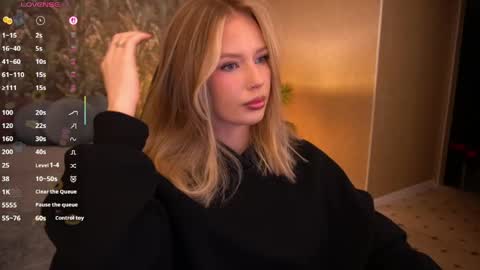 Snapshot of mollyymayy chatting on 05-15-26, 01:45 mollyymayy online show from 05-15-26, 01:45