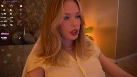 Snapshot of mollyymayy chatting on 05-17-26, 11:12 mollyymayy online show from 05-17-26, 11:12