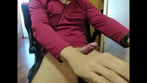 Snapshot of molom chatting on 01-17-25, 09:39 molom online show from 01-17-25, 09:39