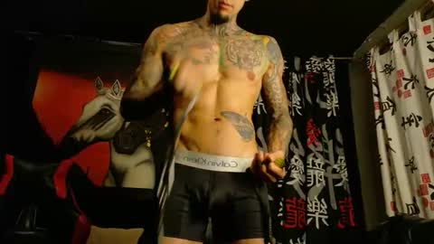 Snapshot of molotov_explosive chatting on 11-09-25, 01:04 Molotov online show from 11-09-25, 01:04
