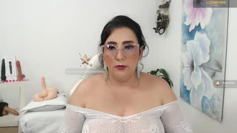 Snapshot of mom_17 chatting on 01-09-25, 01:39 Celeste online show from 01-09-25, 01:39