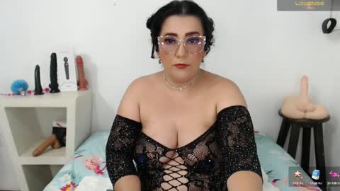 Snapshot of mom_17 chatting on 01-22-25, 01:10 Celeste online show from 01-22-25, 01:10