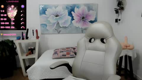 Snapshot of mom_17 chatting on 02-21-25, 12:16 Celeste online show from 02-21-25, 12:16