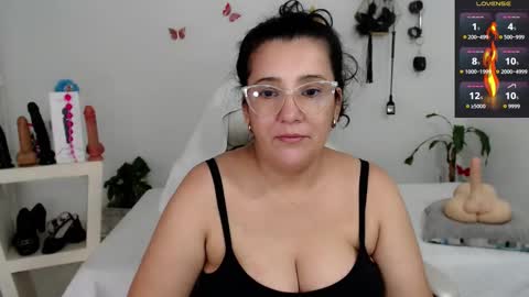 Snapshot of mom_17 chatting on 09-29-25, 09:08 Celeste online show from 09-29-25, 09:08