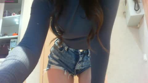 Hailey online show from 03-01-25, 04:22