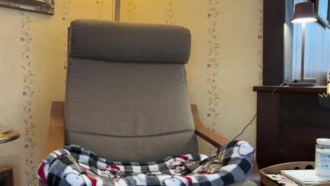 Snapshot of mommamia12 chatting on 12-20-24, 03:00 Mia online show from 12-20-24, 03:00