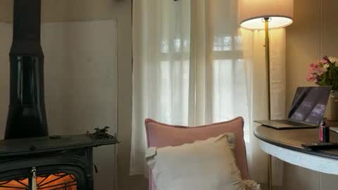 Snapshot of mommamia12 chatting on 11-29-25, 03:26 Mia online show from 11-29-25, 03:26