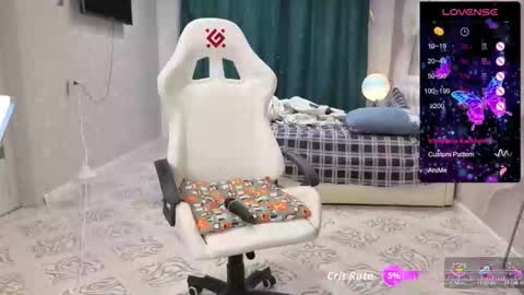 Snapshot of mommmy_ chatting on 10-05-25, 08:40 MommmY online show from 10-05-25, 08:40