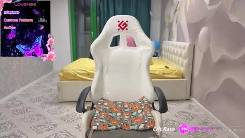 Snapshot of mommmy_ chatting on 11-30-25, 08:13 MommmY online show from 11-30-25, 08:13