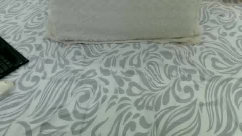 Snapshot of mommy4y chatting on 11-08-25, 05:18 Amy online show from 11-08-25, 05:18