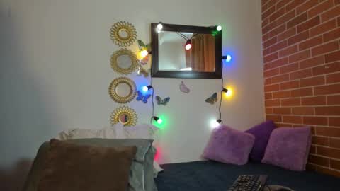 Maja online show from 01-17-25, 04:15