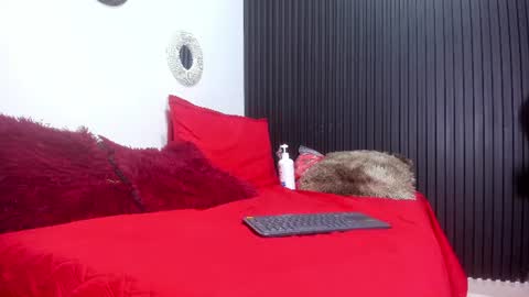 Snapshot of mommy_huge_ass chatting on 07-28-26, 03:21 Victoria online show from 07-28-26, 03:21