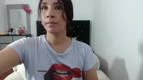 Snapshot of mommy_sexy2 chatting on 12-30-24, 08:10 zarai online show from 12-30-24, 08:10