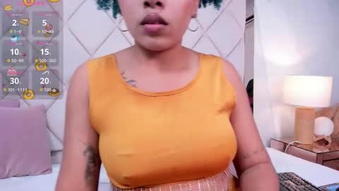 Momo  online show from 09-17-25, 10:33