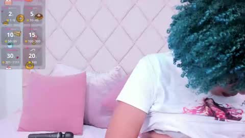 Momo  online show from 09-25-25, 09:40