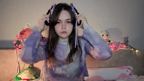 Snapshot of momomochi_ chatting on 03-05-26, 06:37 Momo online show from 03-05-26, 06:37