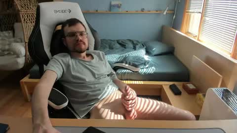 momotkb online show from 04-17-26, 08:01