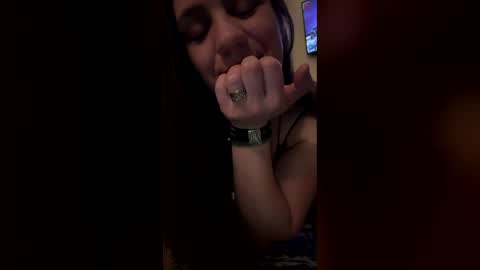 Snapshot of momoxx00 chatting on 03-12-26, 05:35 momoxx00 online show from 03-12-26, 05:35