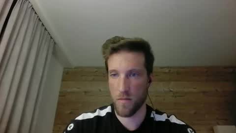 Snapshot of moms_little_monster chatting on 12-09-24, 04:15 moms_little_monster online show from 12-09-24, 04:15