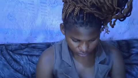 momsdoll online show from 01-12-26, 07:35