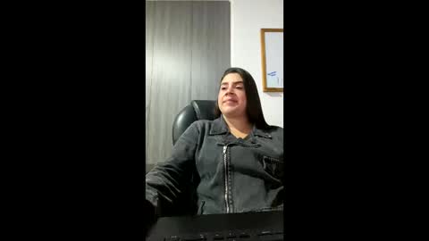 Snapshot of mona28__ chatting on 09-22-25, 11:23 Mona online show from 09-22-25, 11:23