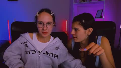 Mona  online show from 11-25-25, 11:27